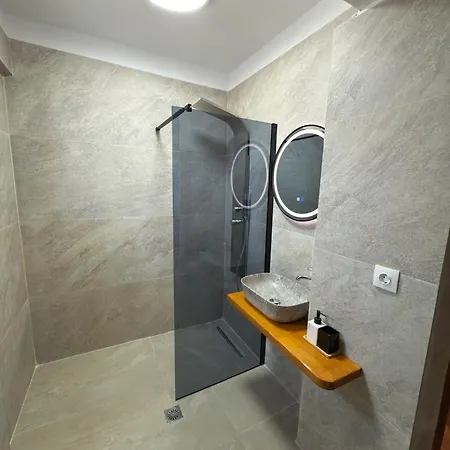 Del Mare Semesterbostad Afiartis